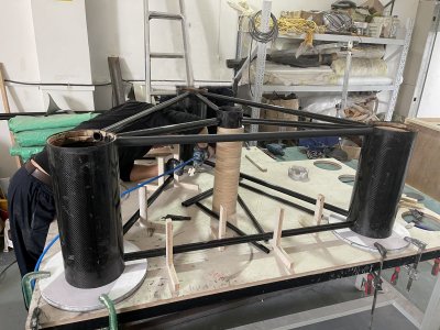 某碳纤维平台制作过程